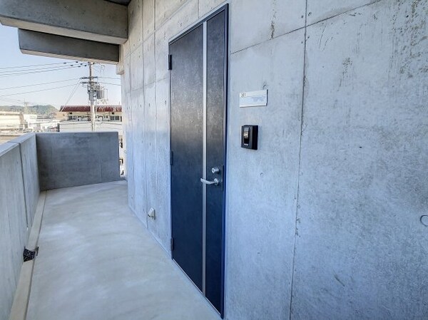 玄関(2024年1月撮影)