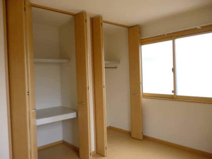 物件内観写真4　(101 北洋室･収納)