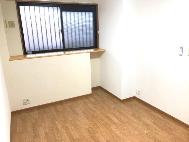 物件内観写真8　(洋室)