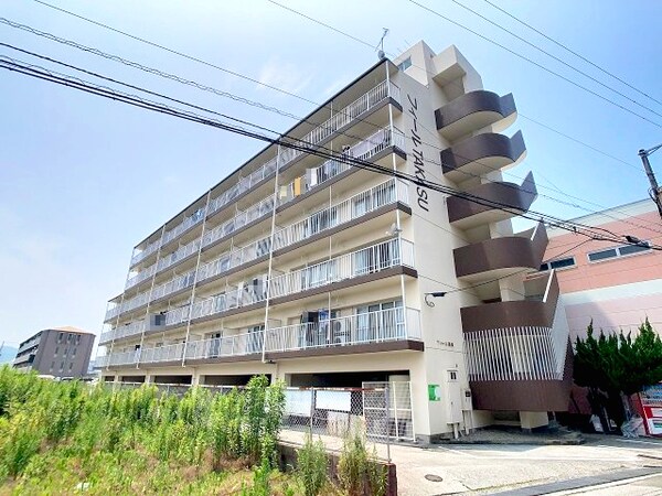 外観(2025年7月撮影)