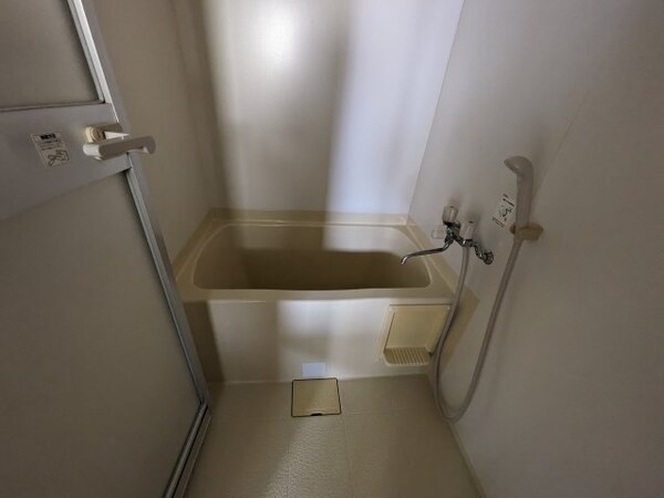 浴室(2024年4月撮影)