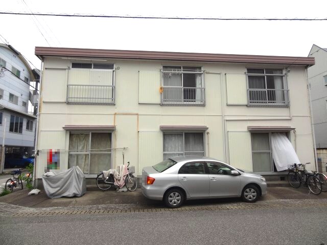 物件外観写真1　(2018年6月撮影)