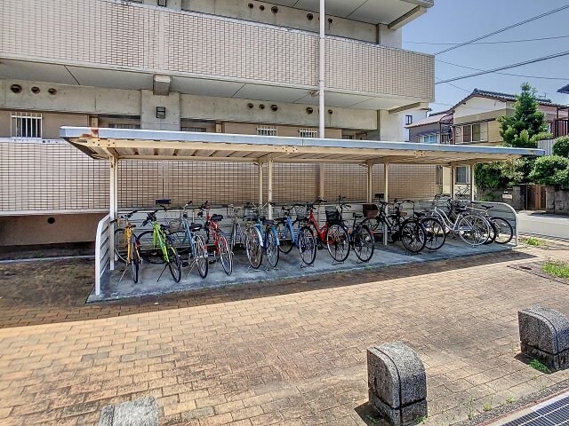 物件内観写真2　(現況が相違する場合は現況を優先致します。)