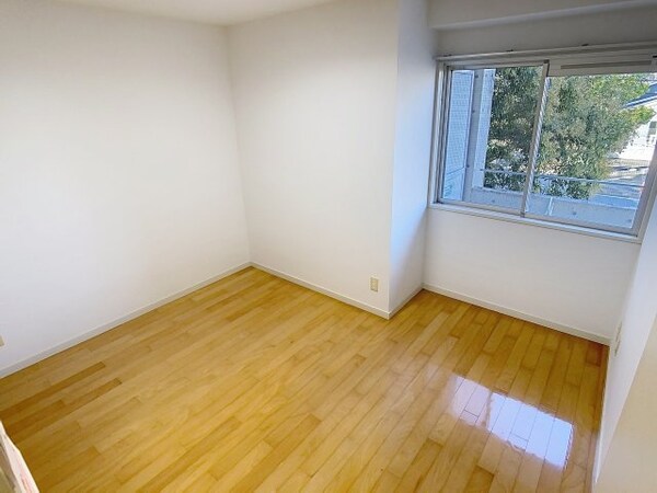 洋室(2025年10月撮影)