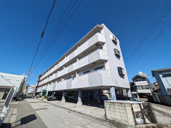 外観(現況が相違する場合は現況を優先致します。)