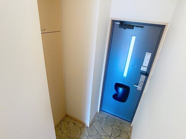 玄関(2025年9月撮影)