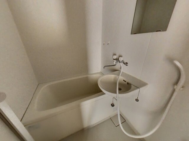 物件内観写真6　(現況が相違する場合は現況を優先致します。)