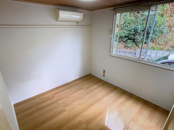 洋室(現況を優先します。（撮影時期：2025年12月）)