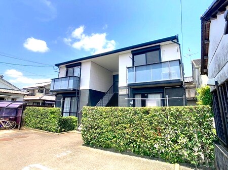 シャーメゾン赤石外観写真