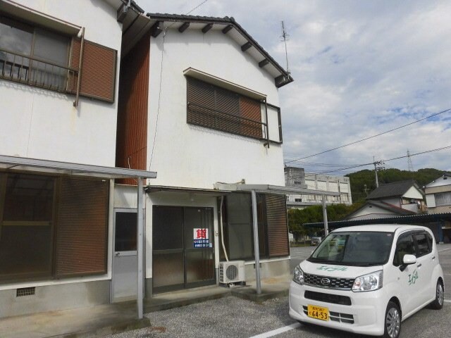 物件外観写真2　(現況が相違する場合は現況を優先致します。)