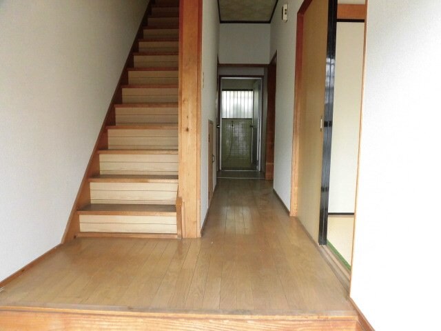 物件内観写真6　(現況が相違する場合は現況を優先致します。)