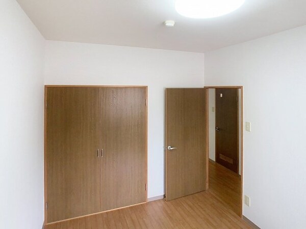 洋室(2025年5月撮影※現況を優先致します。)