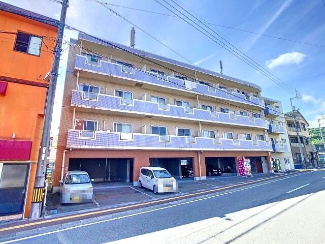 物件外観写真1　(現況が相違する場合は現況を優先致します。)