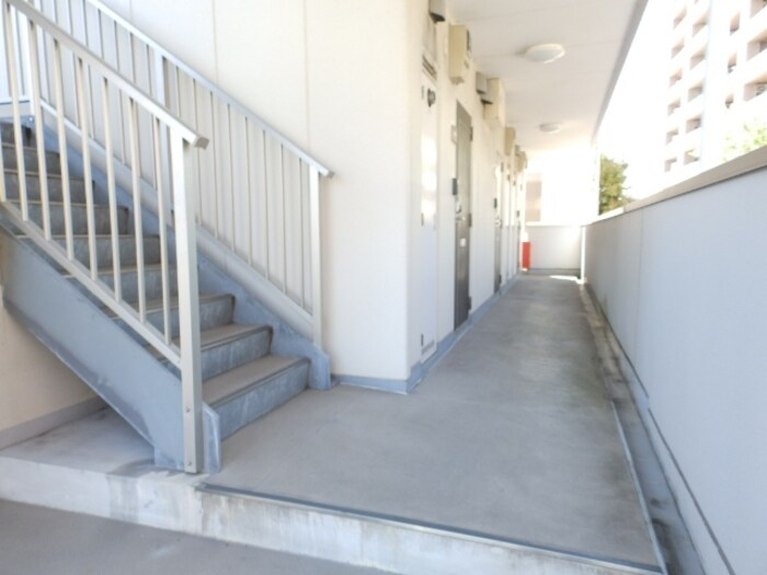 物件外観写真3　(エントランス)