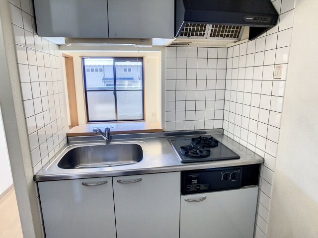 物件内観写真3　(2階別室の参考写真です。現況を優先します。（205）)