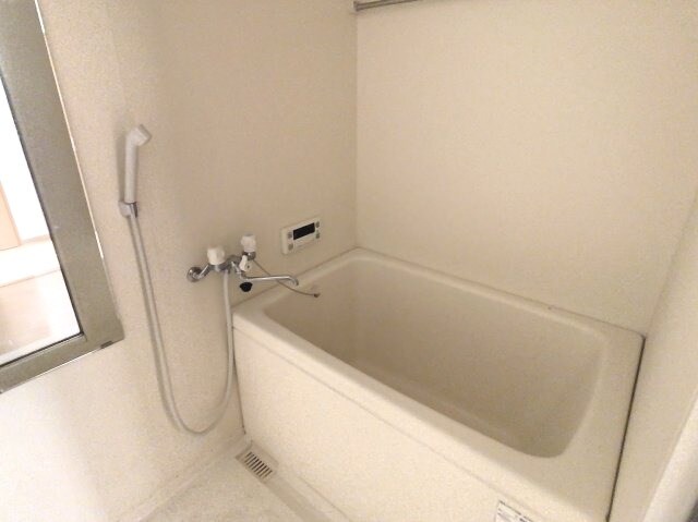 物件内観写真4　(2階別室の参考写真です。現況を優先します。（205）)