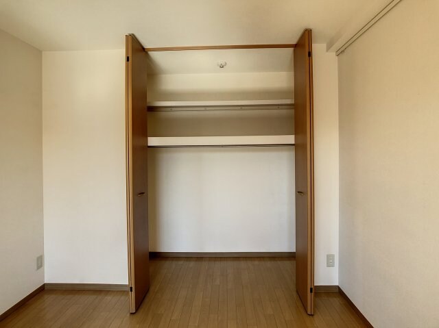 物件内観写真8　(2階別室の参考写真です。現況を優先します。（205）)