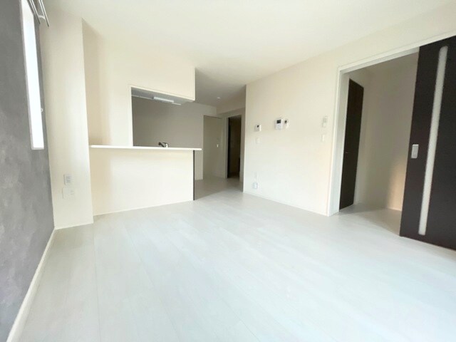 物件内観写真3　(リビング)