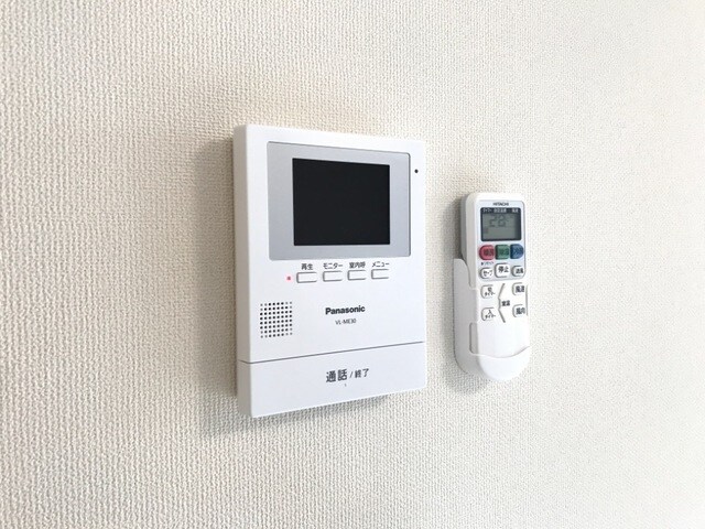 物件内観写真14　(カメラ付インターホン)