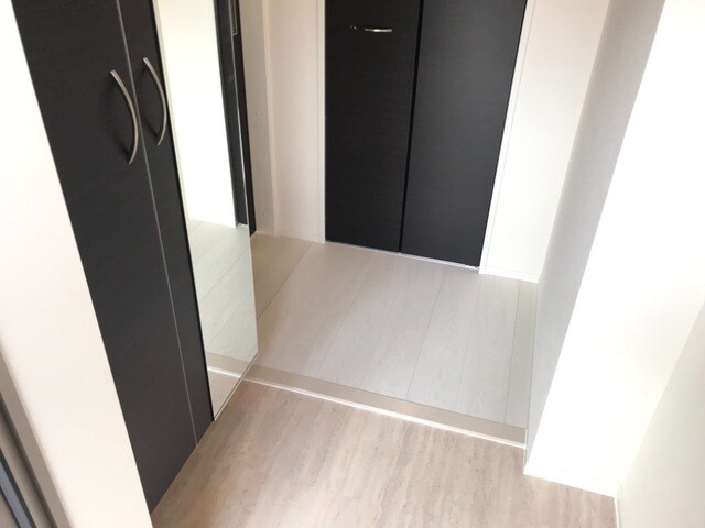 物件内観写真16　(玄関)