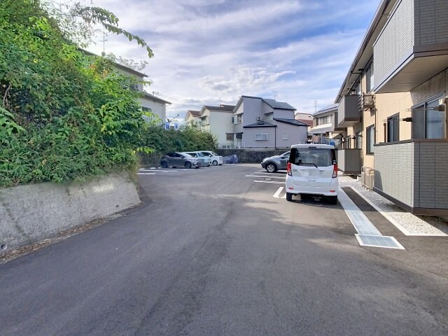 物件外観写真2　(2025年11月撮影)