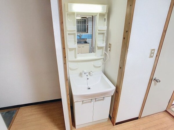 洗面・脱衣所(2024年9月撮影※現況を優先致します。)