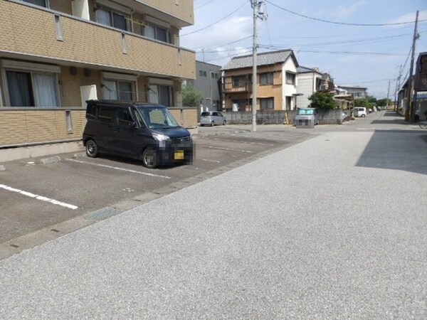 駐車場(南側駐車場)