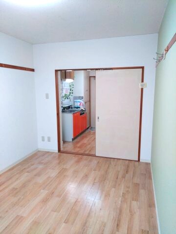 物件内観写真2　(2022年3月撮影)