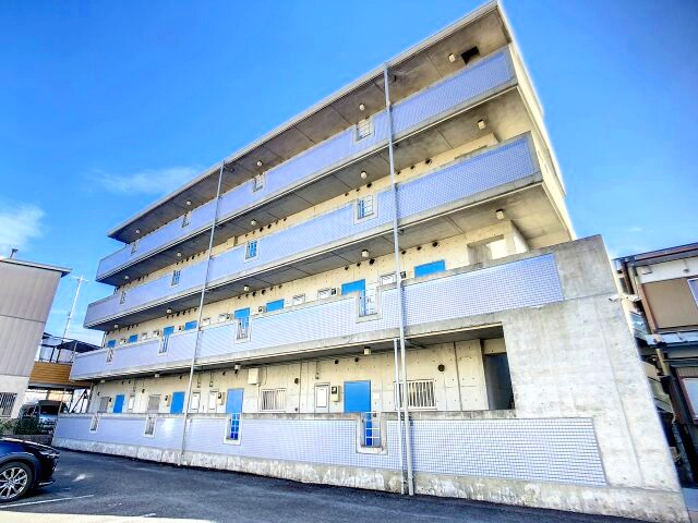 物件外観写真1　(2022年12月撮影)