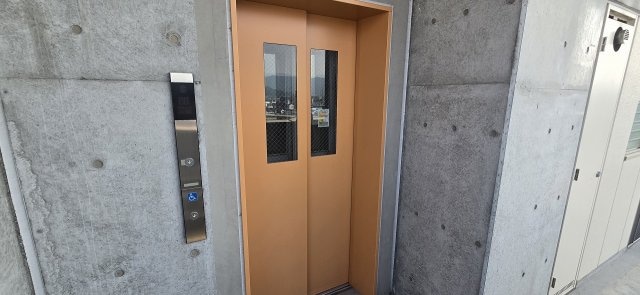 物件内観写真2　(現況が相違する場合は現況を優先致します。)