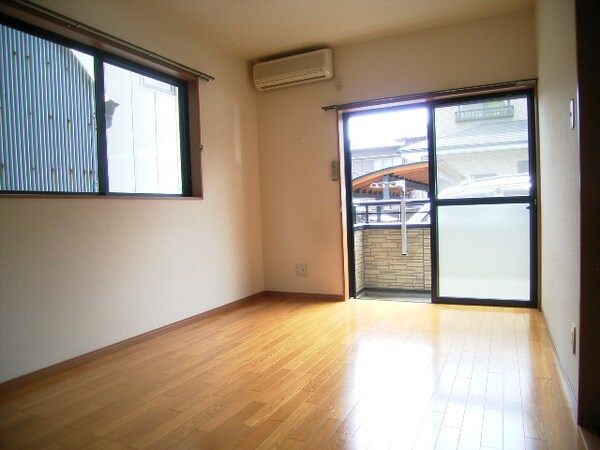 居室(現況を優先します。（撮影時期：2009年4月）)