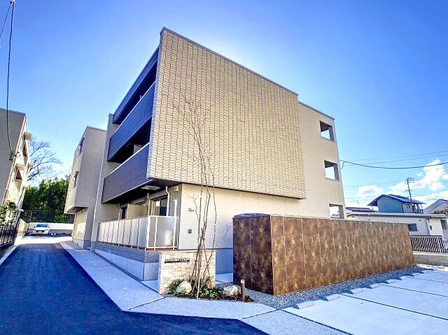 物件外観写真1　(2024年12月撮影)