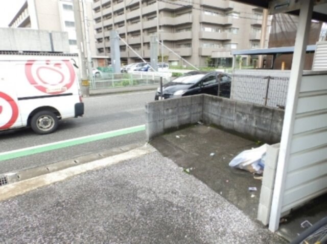 物件内観写真16　(ゴミ置き場)