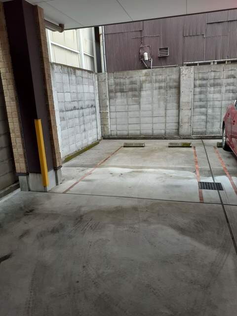 物件外観写真2　(駐車場)