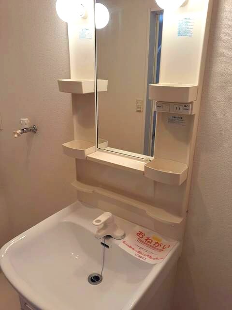 物件内観写真7　(洗面所)