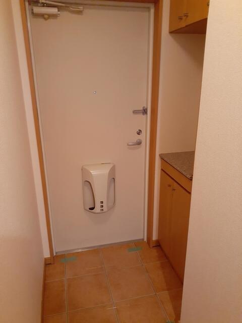 物件内観写真13　(玄関)