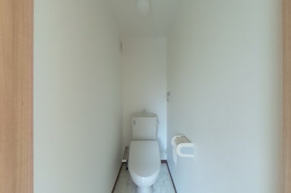トイレ(別室(205)の参考写真です。現況を優先致します。)