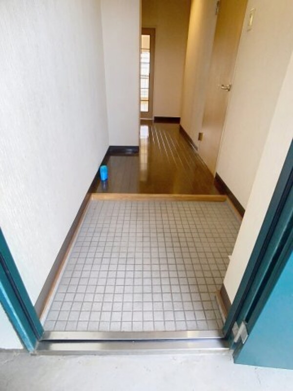 玄関(2025年1月撮影)