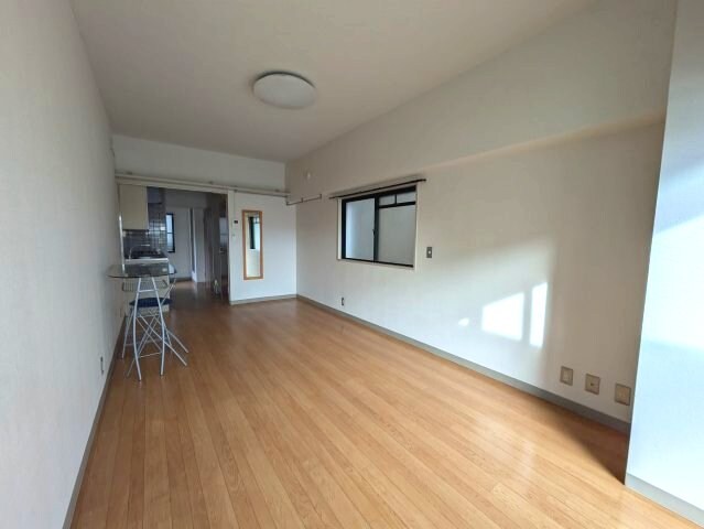 物件内観写真2　(現況が相違する場合は現況を優先致します。2024年12月撮影)