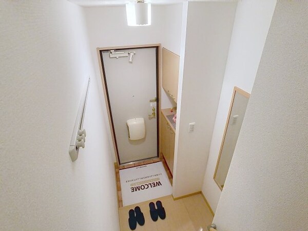 玄関(2025年10月撮影)