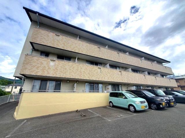 物件外観写真1　(2023年5月撮影)