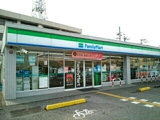 ファミリーマート 高知六泉寺店