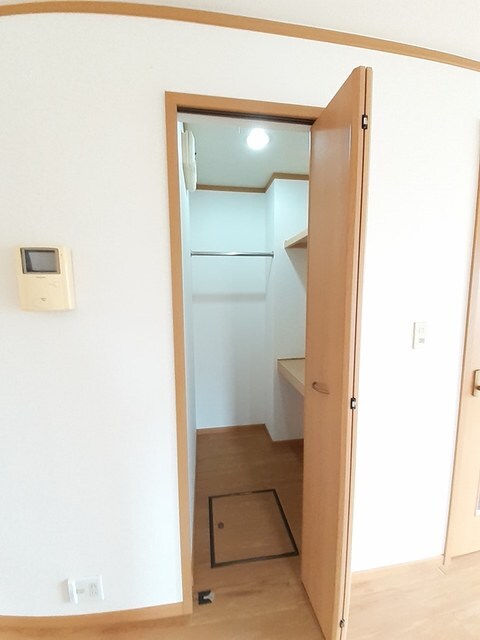 物件内観写真9　(収納)