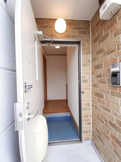 物件内観写真13　(玄関)