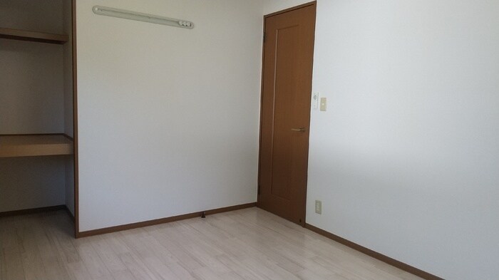 物件内観写真3　(洋室)