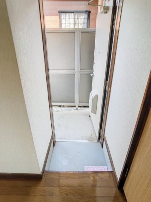 玄関(2024年9月撮影)
