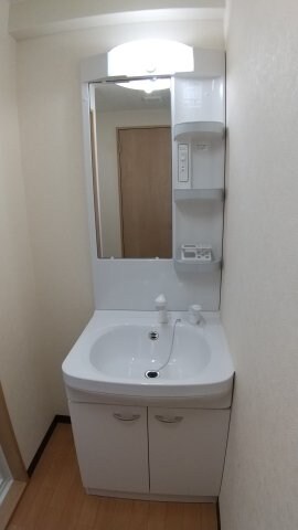 物件内観写真8　(現況が相違する場合は現況を優先致します。)