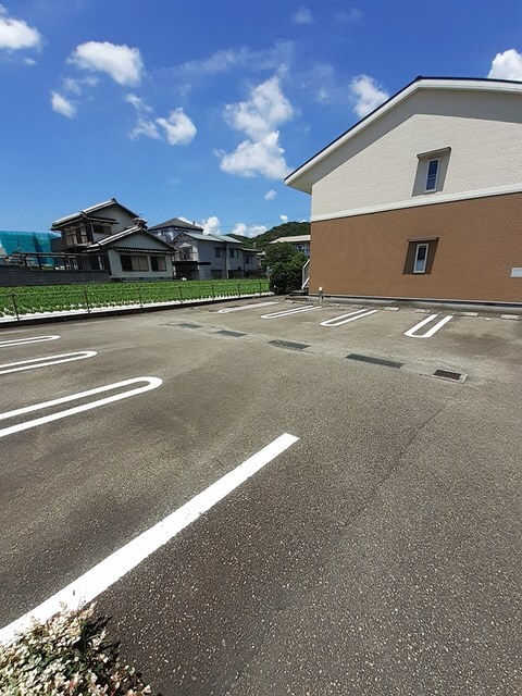 物件外観写真2　