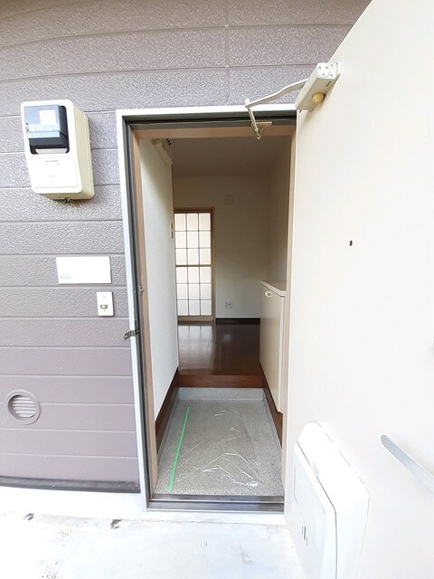 物件内観写真13　(玄関)