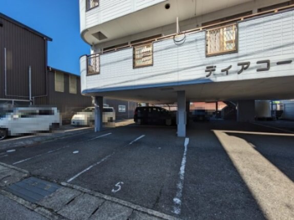 物件外観写真2　(現況が相違する場合は現況を優先致します。)